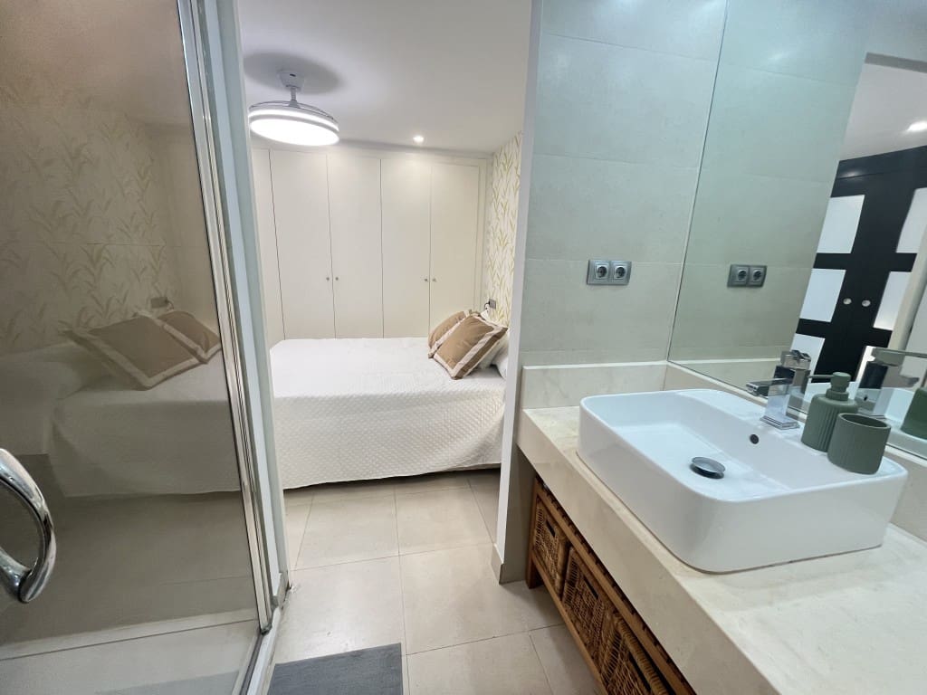 1 slaapkamer Appartement te huur in Costabella met zwembad - € 1.500 (Ref: 9282944)