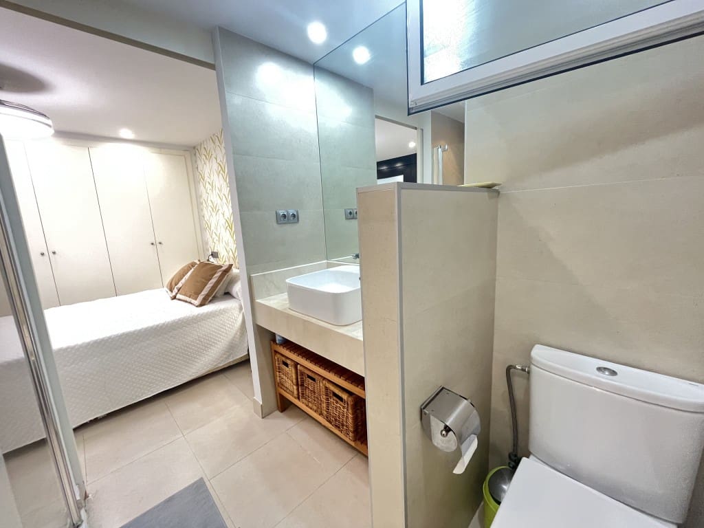 1 slaapkamer Appartement te huur in Costabella met zwembad - € 1.500 (Ref: 9282944)