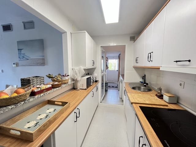 2 makuuhuone Huoneisto vuokrattavana paikassa Las Chapas, Marbella mukana uima-altaan 
autotalli - 1 400 € (Ref: 9282945)