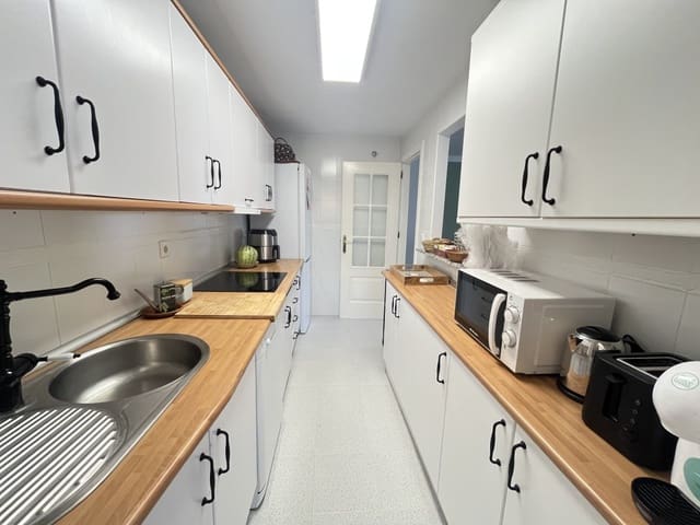 2 makuuhuone Huoneisto vuokrattavana paikassa Las Chapas, Marbella mukana uima-altaan 
autotalli - 1 400 € (Ref: 9282945)