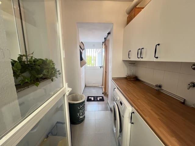 2 makuuhuone Huoneisto vuokrattavana paikassa Las Chapas, Marbella mukana uima-altaan 
autotalli - 1 400 € (Ref: 9282945)