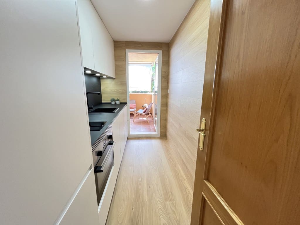 2 bedroom Apartment for rent in Las Chapas with pool - € 1,500 (Ref: 9282946)
