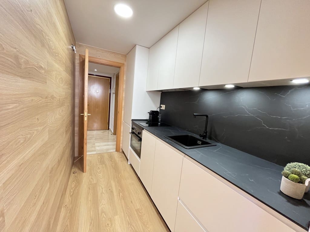 2 bedroom Apartment for rent in Las Chapas with pool - € 1,500 (Ref: 9282946)