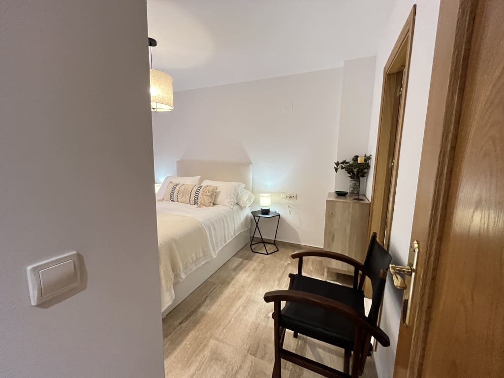 2 bedroom Apartment for rent in Las Chapas with pool - € 1,500 (Ref: 9282946)