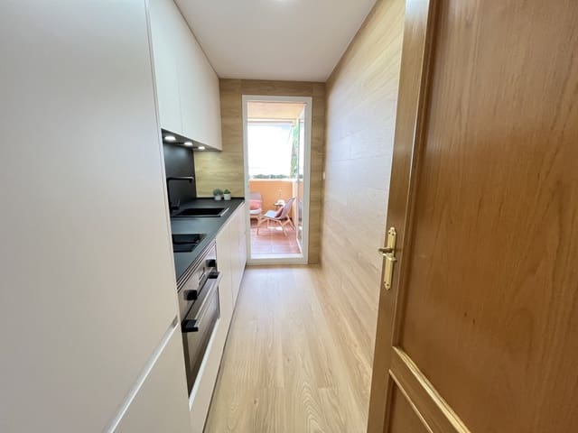 2 sovrum Lägenhet att hyra i Las Chapas, Marbella med pool - 1 500 € (Ref: 9282946)
