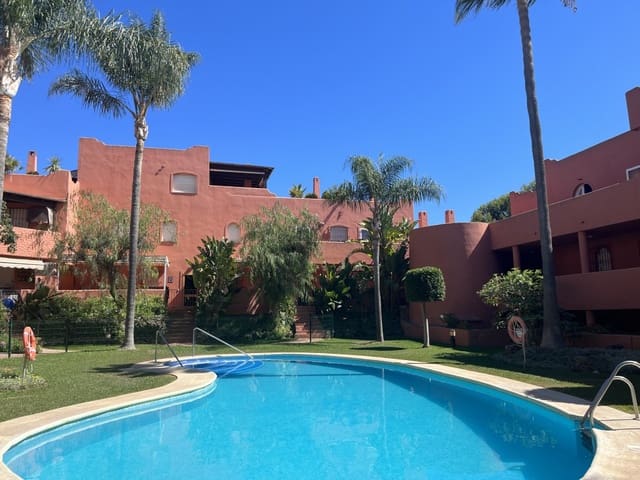 3 makuuhuone Huoneisto vuokrattavana paikassa Costabella, Marbella mukana uima-altaan 
autotalli - 1 800 € (Ref: 9282947)