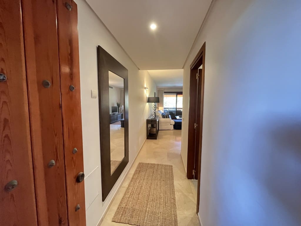 2 soveværelse Lejlighed til leje i Los Monteros med swimmingpool garage - € 1.500 (Ref: 9282949)