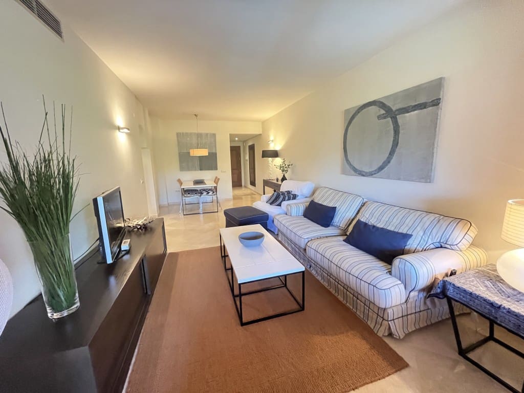 2 soveværelse Lejlighed til leje i Los Monteros med swimmingpool garage - € 1.500 (Ref: 9282949)