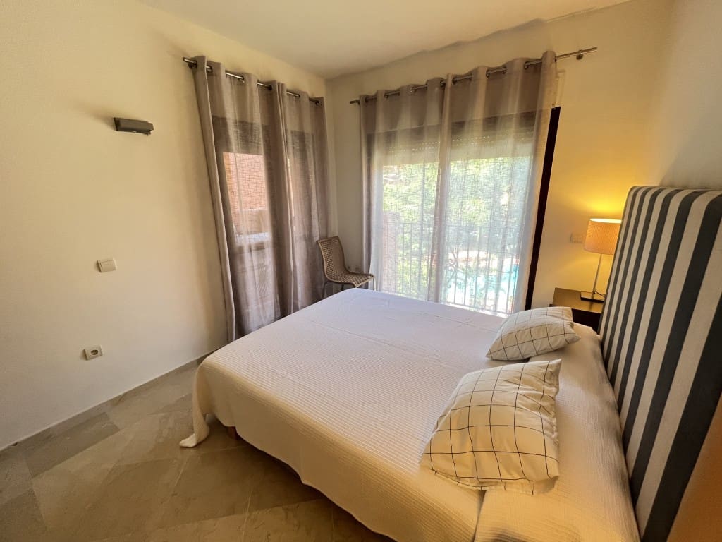 2 soveværelse Lejlighed til leje i Los Monteros med swimmingpool garage - € 1.500 (Ref: 9282949)