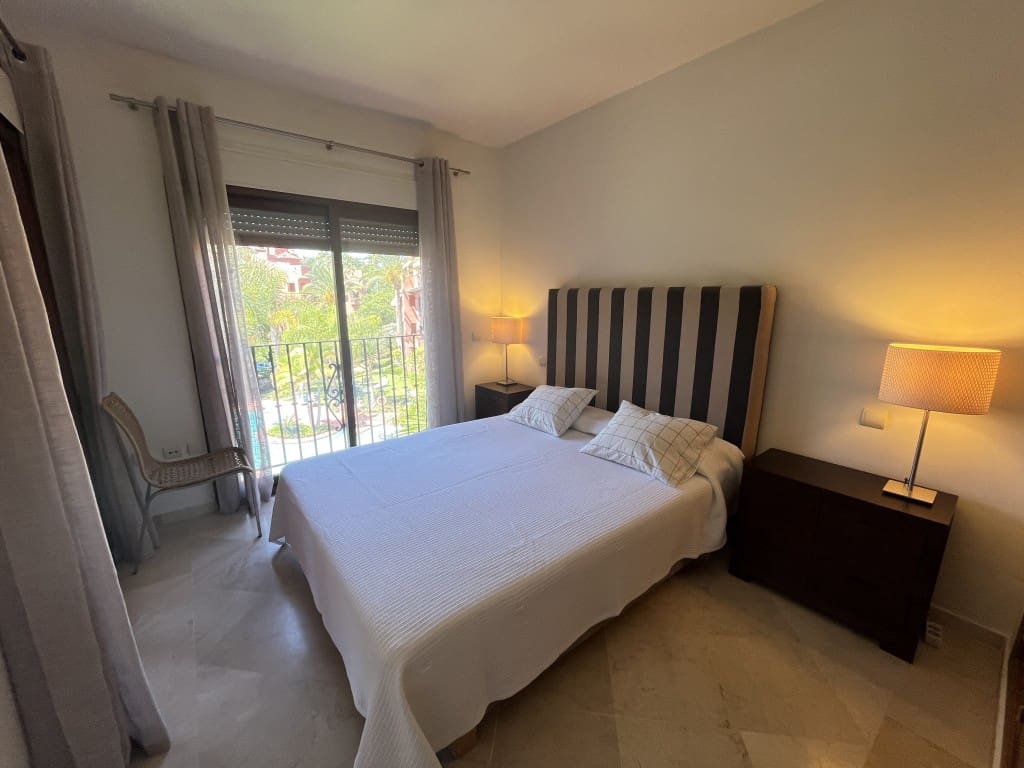 2 soveværelse Lejlighed til leje i Los Monteros med swimmingpool garage - € 1.500 (Ref: 9282949)