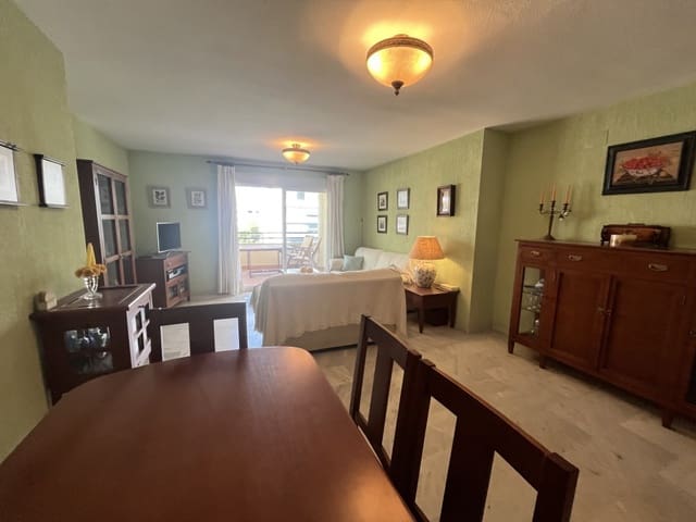 3 soveværelse Lejlighed til leje i Marbella Centro, Marbella med swimmingpool - € 1.900 (Ref: 9282950)