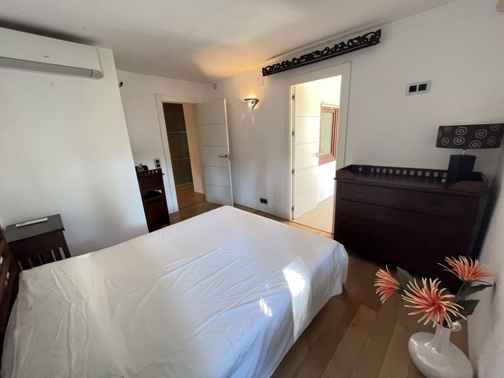 2 soveværelse Byhus til salg i Golden Mile med swimmingpool - € 595.000 (Ref: 9282951)