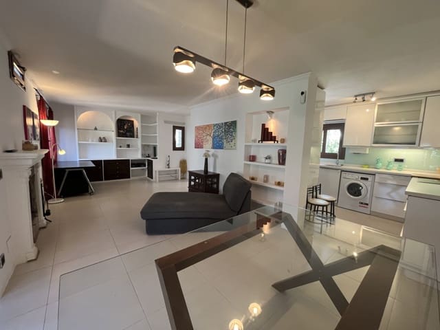 2 makuuhuone Omakotitalo myytävänä paikassa Golden Mile, Marbella mukana uima-altaan - 595 000 € (Ref: 9282951)