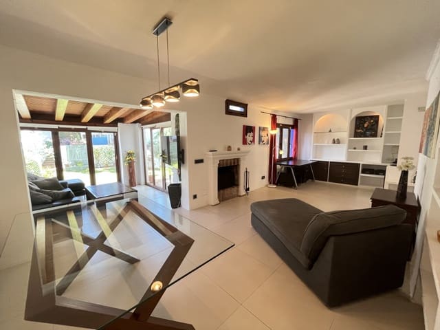 2 makuuhuone Omakotitalo myytävänä paikassa Golden Mile, Marbella mukana uima-altaan - 595 000 € (Ref: 9282951)