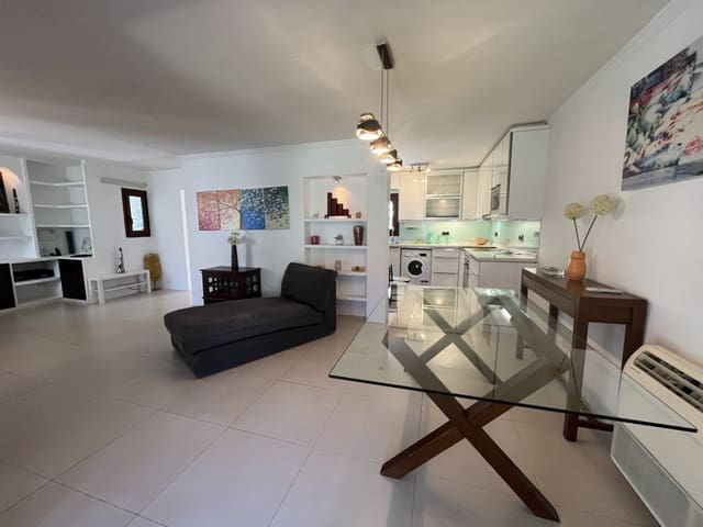 2 makuuhuone Omakotitalo myytävänä paikassa Golden Mile, Marbella mukana uima-altaan - 595 000 € (Ref: 9282951)