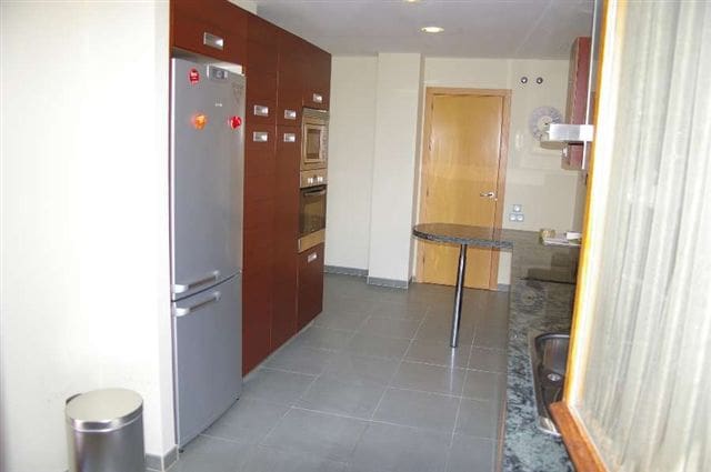 3 makuuhuone Huoneisto myytävänä paikassa Marbella mukana uima-altaan 
autotalli - 400 000 € (Ref: 9282953)