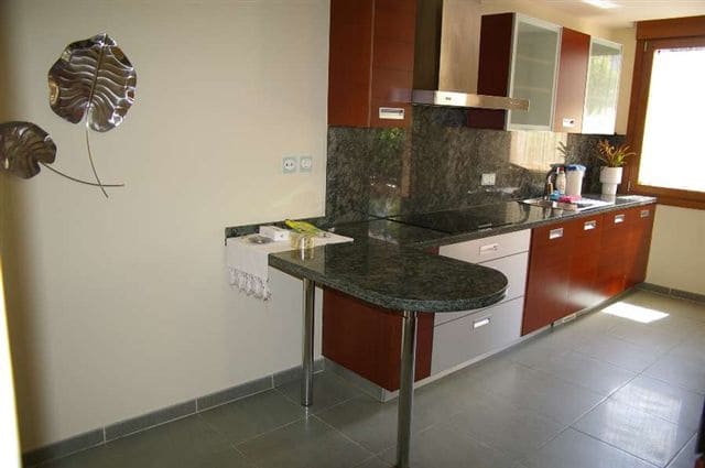 3 makuuhuone Huoneisto myytävänä paikassa Marbella mukana uima-altaan 
autotalli - 400 000 € (Ref: 9282953)