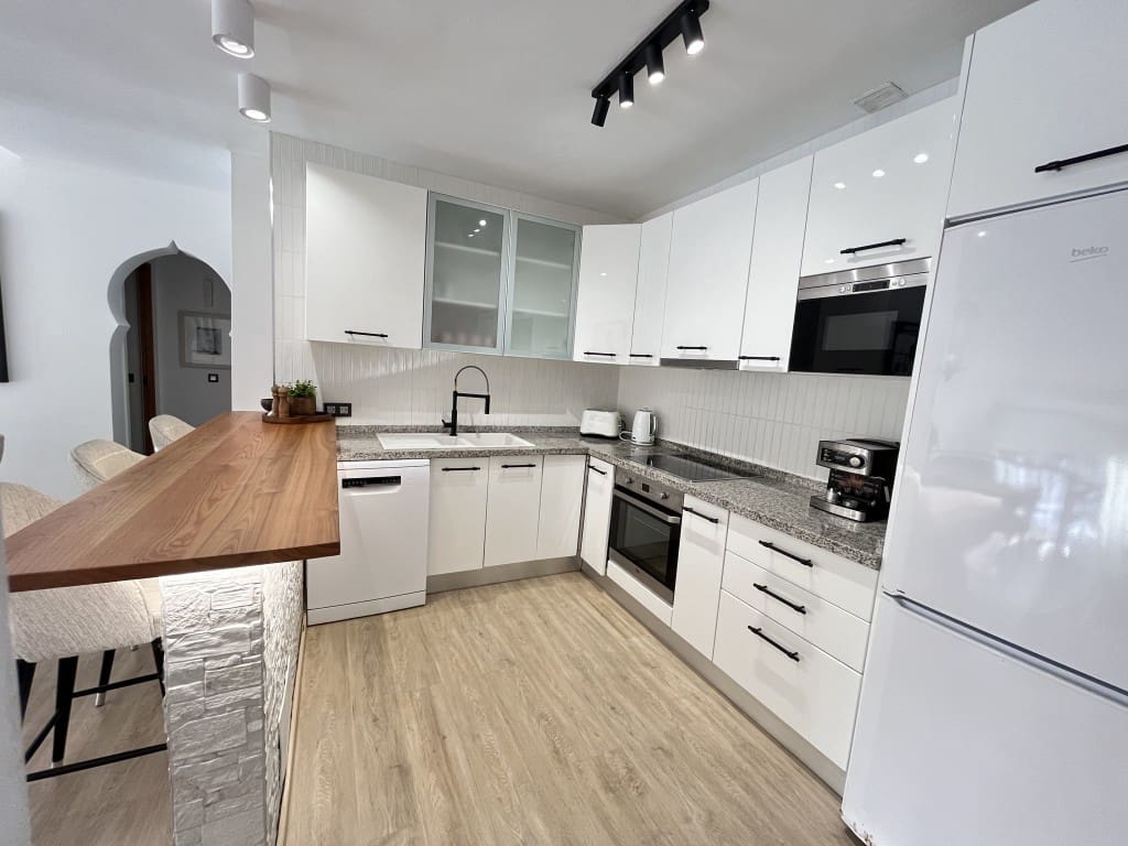 3 makuuhuone Huvila vuokrattavana paikassa El Rosario mukana uima-altaan - 4 500 € (Ref: 9294224)