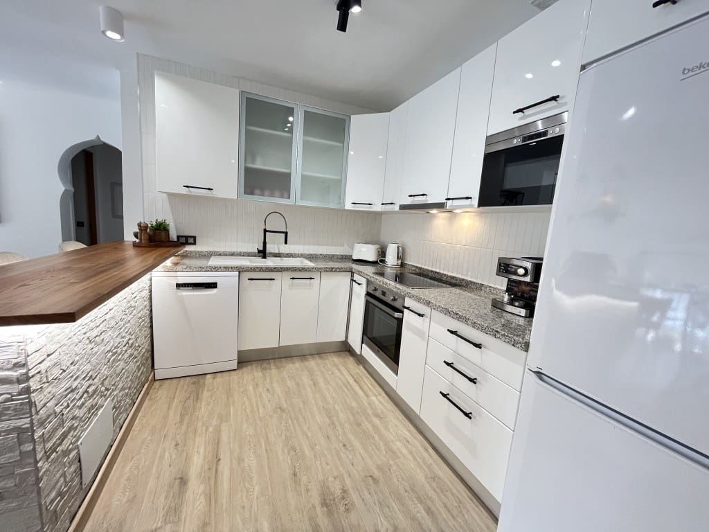 3 makuuhuone Huvila vuokrattavana paikassa El Rosario mukana uima-altaan - 4 500 € (Ref: 9294224)