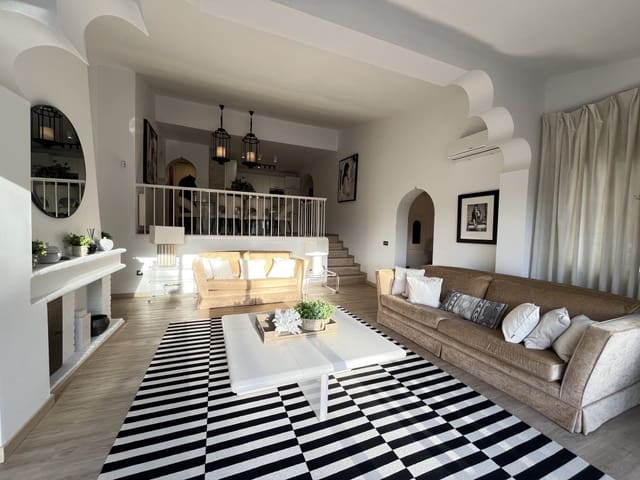 3 makuuhuone Huvila vuokrattavana paikassa El Rosario, Marbella mukana uima-altaan - 4 500 € (Ref: 9294224)