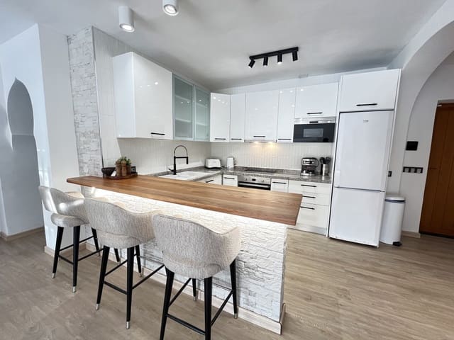 3 makuuhuone Huvila vuokrattavana paikassa El Rosario, Marbella mukana uima-altaan - 4 500 € (Ref: 9294224)