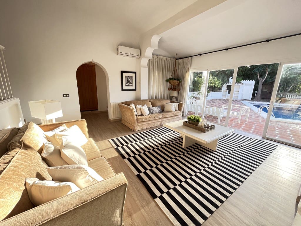 3 makuuhuone Huvila vuokrattavana paikassa El Rosario mukana uima-altaan - 4 500 € (Ref: 9294224)