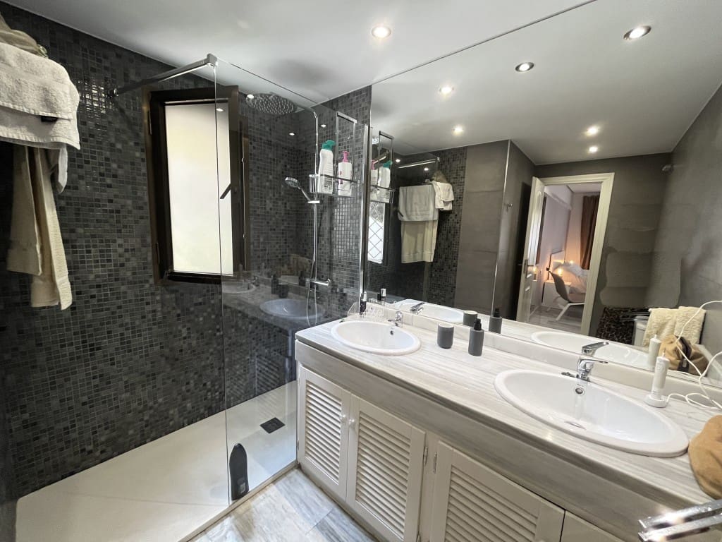 3 slaapkamer Appartement te koop in Elviria met zwembad - € 649.000 (Ref: 9294225)