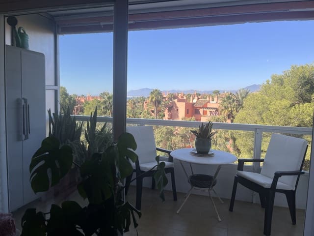 2 bedroom Apartment for sale in Las Chapas, Marbella - € 355,000 (Ref: 9378725)