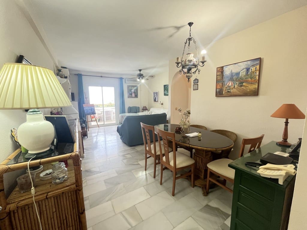 2 bedroom Apartment for sale in Calahonda with pool - € 300,000 (Ref: 9402880)