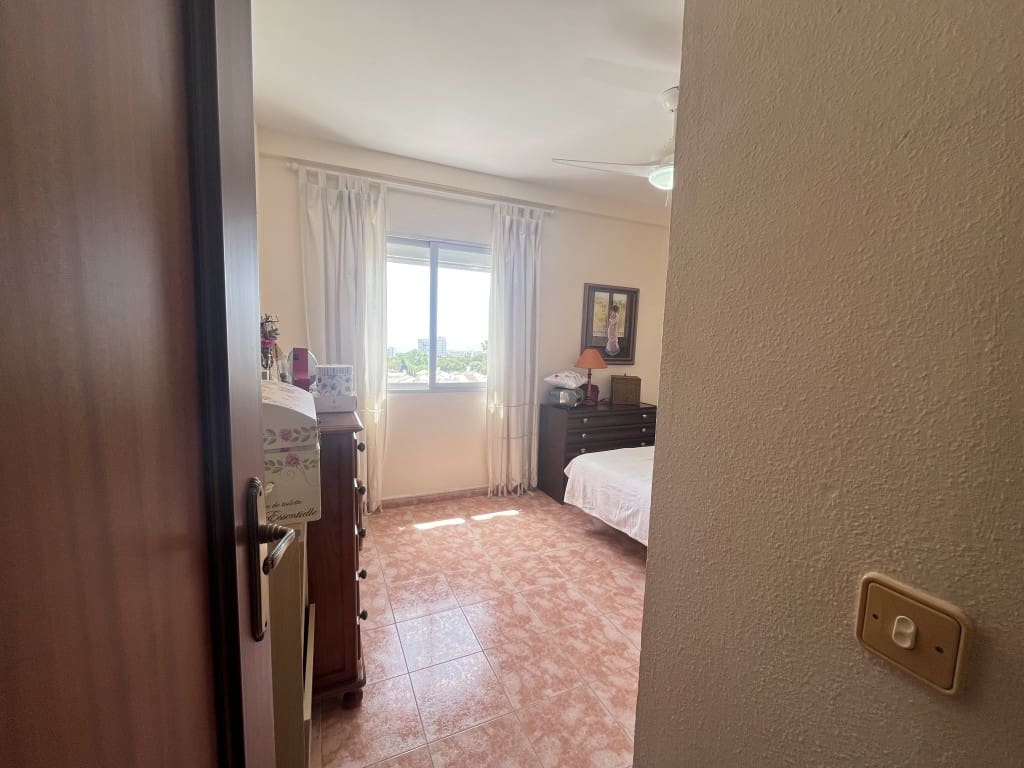 2 bedroom Apartment for sale in Calahonda with pool - € 300,000 (Ref: 9402880)