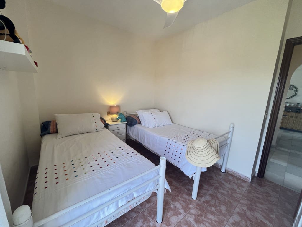 2 bedroom Apartment for sale in Calahonda with pool - € 300,000 (Ref: 9402880)