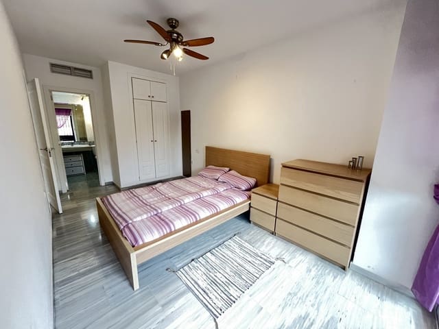 1 soveværelse Strandlejlighed til leje i Las Chapas, Marbella med swimmingpool - € 1.200 (Ref: 9418985)