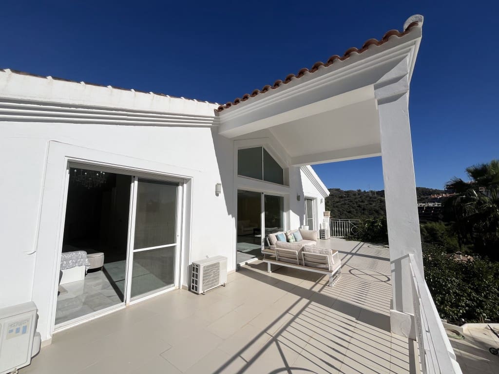 5 makuuhuone Huvila vuokrattavana paikassa Elviria mukana uima-altaan 
autotalli - 7 000 € (Ref: 9430796)