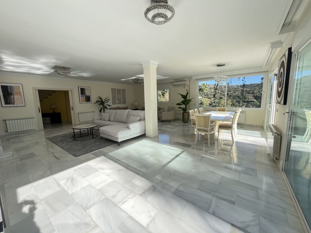 5 makuuhuone Huvila vuokrattavana paikassa Elviria mukana uima-altaan 
autotalli - 7 000 € (Ref: 9430796)