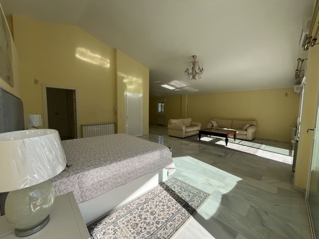 5 makuuhuone Huvila vuokrattavana paikassa Elviria mukana uima-altaan 
autotalli - 7 000 € (Ref: 9430796)