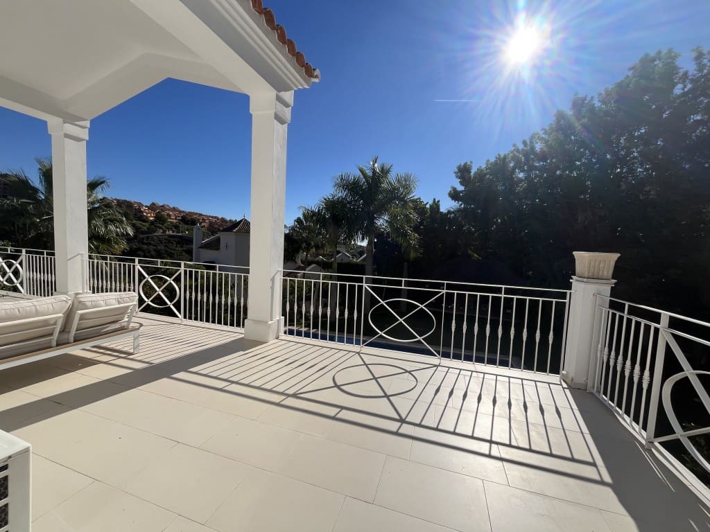 5 makuuhuone Huvila vuokrattavana paikassa Elviria mukana uima-altaan 
autotalli - 7 000 € (Ref: 9430796)