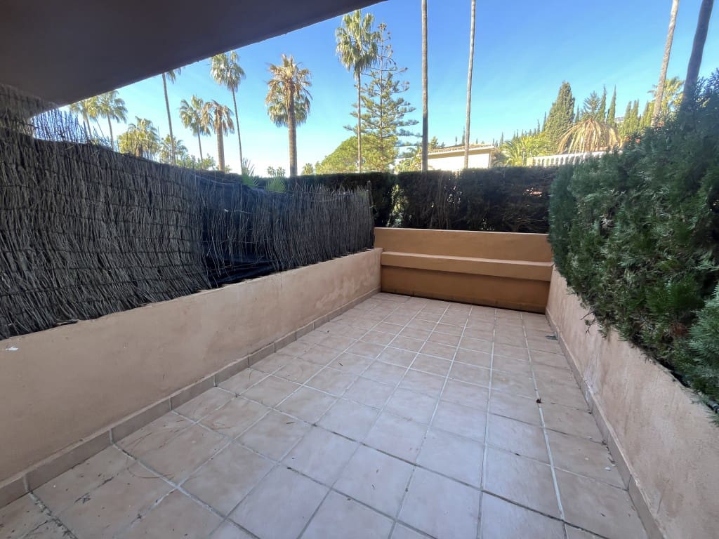 2 bedroom Apartment for sale in Carib Playa with pool - € 350,000 (Ref: 9501845)