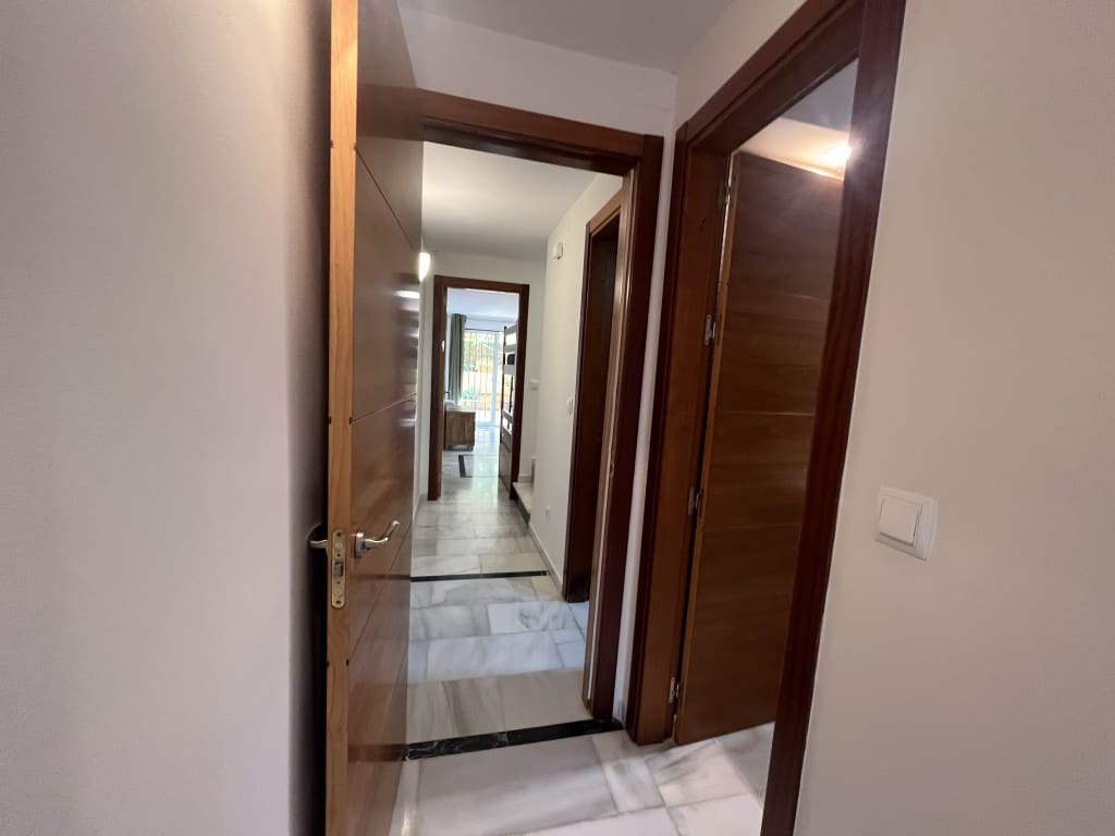 Apartamento de 2 habitaciones en Carib Playa en alquiler con piscina - 1.350 € (Ref: 9526125)