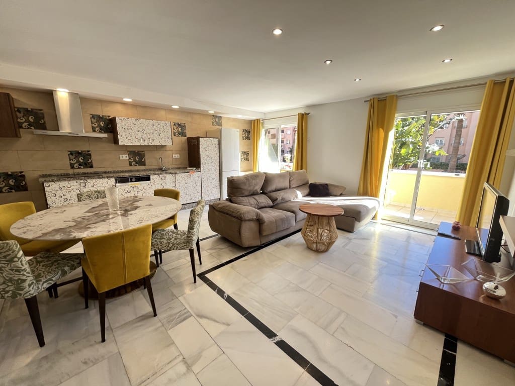 Apartamento de 2 habitaciones en Carib Playa en alquiler con piscina - 1.350 € (Ref: 9526125)