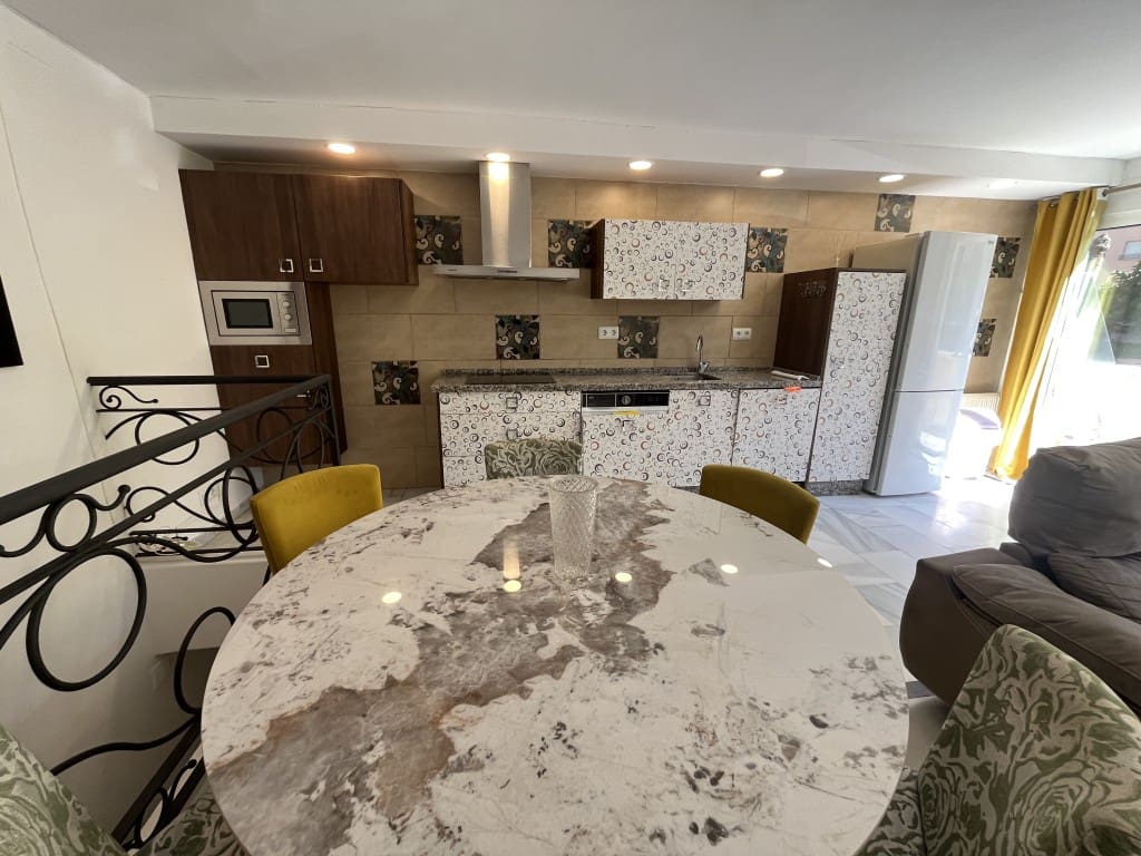 Apartamento de 2 habitaciones en Carib Playa en alquiler con piscina - 1.350 € (Ref: 9526125)