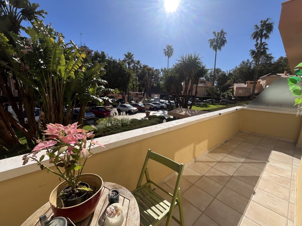 Apartamento de 2 habitaciones en Carib Playa en alquiler con piscina - 1.350 € (Ref: 9526125)