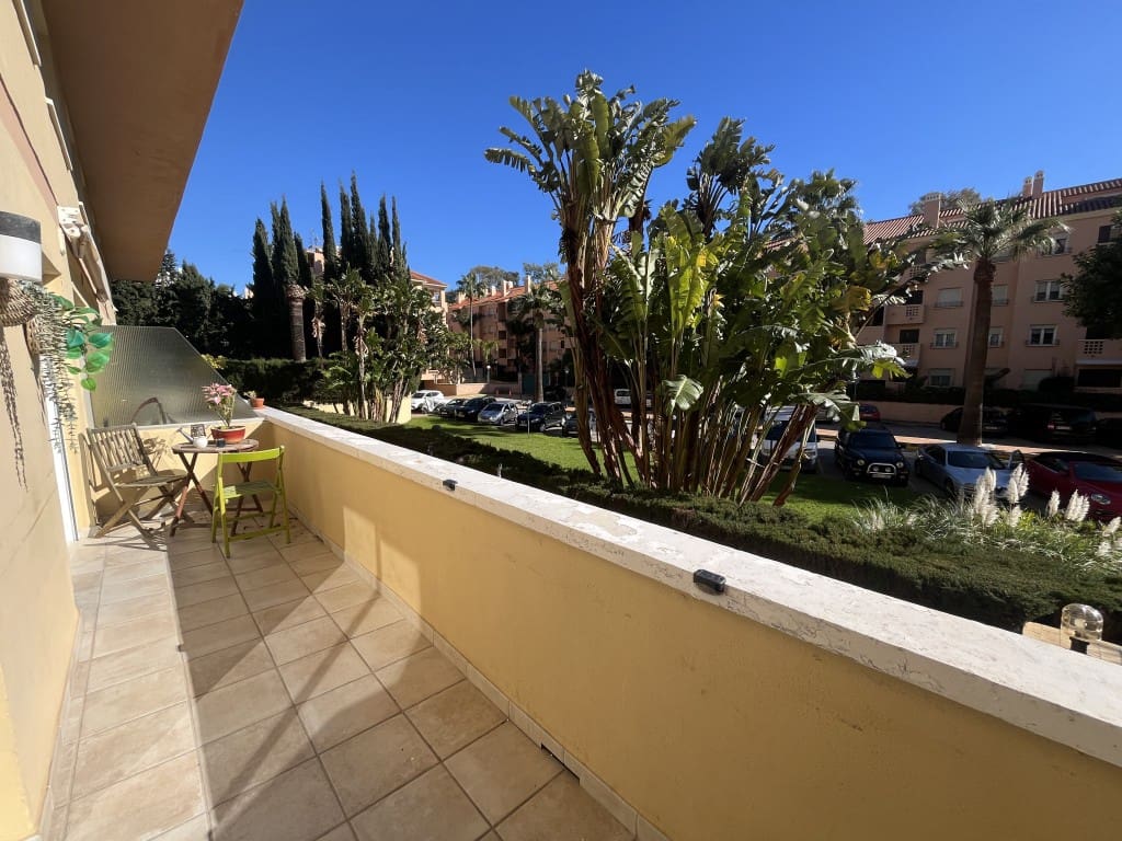 Apartamento de 2 habitaciones en Carib Playa en alquiler con piscina - 1.350 € (Ref: 9526125)