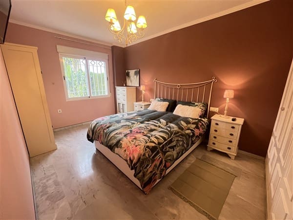 2 bedroom Apartment for rent in Marbella with pool garage - € 1,600 (Ref: 9614709)