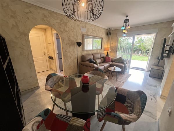 2 Zimmer Apartment zu vermieten in Marbella mit Pool Garage - 1.600 € (Ref: 9614709)