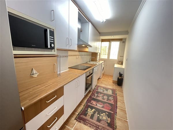 2 Zimmer Apartment zu vermieten in Marbella mit Pool Garage - 1.600 € (Ref: 9614709)