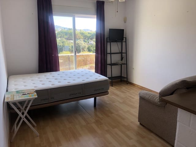 Estudio en Las Chapas, Marbella en alquiler con piscina - 850 € (Ref: 9655662)