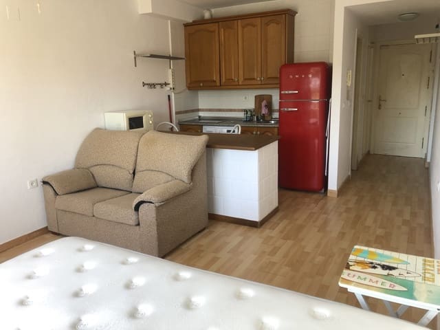 Estudio en Las Chapas, Marbella en alquiler con piscina - 850 € (Ref: 9655662)