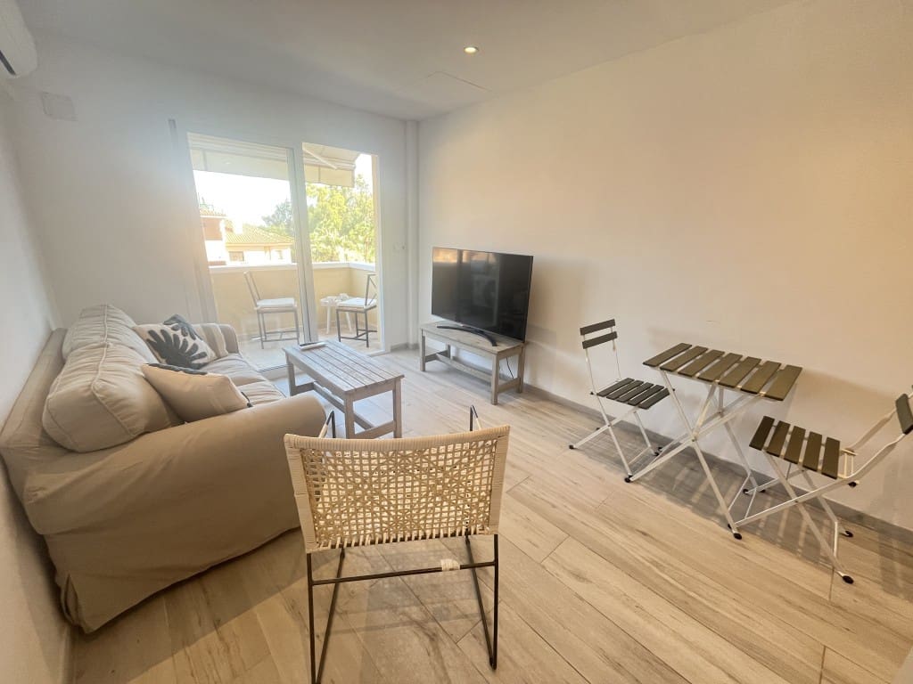 1 quarto Apartamento para arrendar em Carib Playa com piscina - 1 400 € (Ref: 9658322)