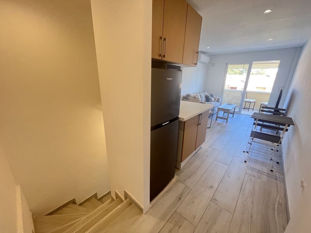 1 quarto Apartamento para arrendar em Carib Playa com piscina - 1 400 € (Ref: 9658322)