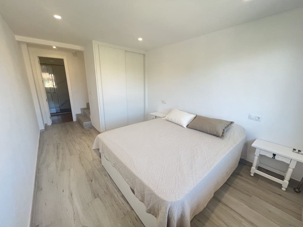 1 quarto Apartamento para arrendar em Carib Playa com piscina - 1 400 € (Ref: 9658322)